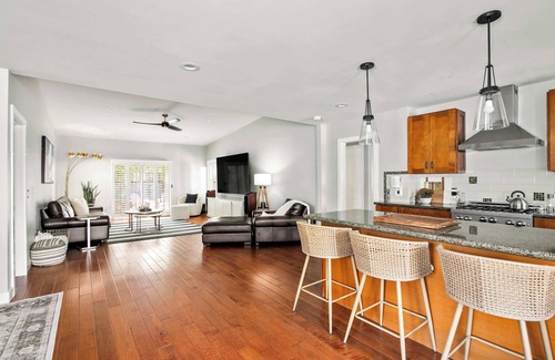 University Heights Haus | Inviting 3BR Steps to Dining & Attractions