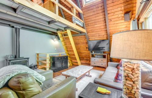 Warren Haus | Inviting A-Frame Cabin with Saltwater Hot Tub!