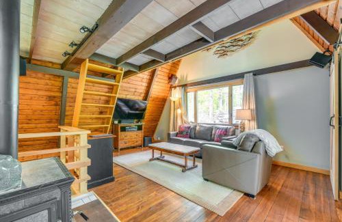 Warren Haus | Inviting A-Frame Cabin with Saltwater Hot Tub!