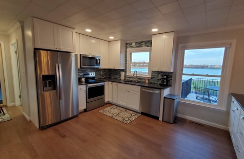 Colonial Beach Haus | Inviting and Serene Home on Monroe Bay Creek