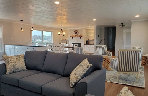 Colonial Beach Haus | Inviting and Serene Home on Monroe Bay Creek