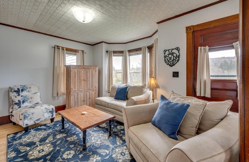 Pittsburg Haus | Inviting and Spacious Vacation Rental in Pittsburg!