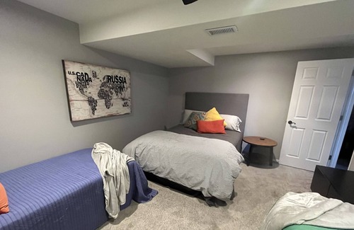 Farmington Haus | Inviting space 5 min from Lagoon, Station Park restaurants & shopping, & trails!