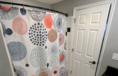 Farmington Haus | Inviting space 5 min from Lagoon, Station Park restaurants & shopping, & trails!