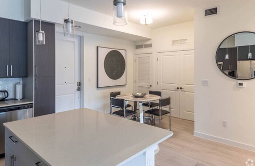 Greenacres Wohnung | 'Iris' at Aviara Green - Modern Apartment & Pool