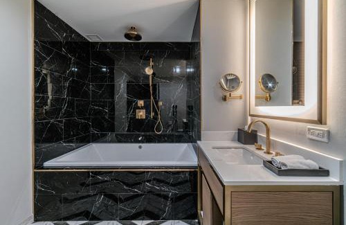 Coolidge Corner South Side Hotel | Iris Hotel Boston