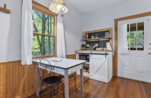 Logan Hütte | Ironweed Cottage at The Inn & Spa at Cedar Falls