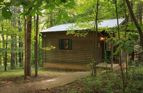 Logan Hütte | Ironweed Cottage at The Inn & Spa at Cedar Falls