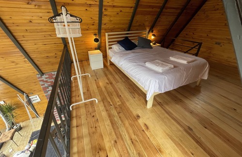 Sapanca Haus | Isıtmalı havuzu şömine başında jakuzi ile tatilin keyfini çıkarmak isteyenlere