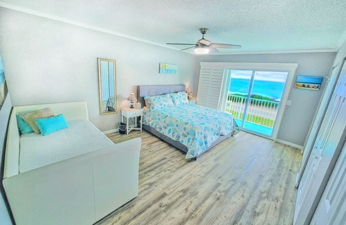 Ormond-by-the-Sea Haus | Island Dream Getaway - Beachfront 2BR/2BA & Pool