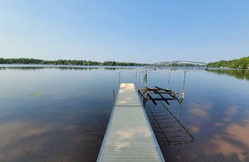 Sturgeon Lake Haus | Island Lake Retreat | Cabin on the Lake