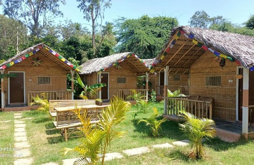 Sanapur Haus | Island Vibes