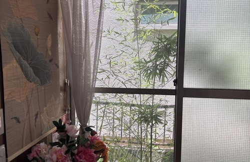 Tokorozawa Haus | It is a quiet residential area with fresh air, and a good ramen shop is a 3-minute walk away. The natural hot spring is 5 minutes away by car, the Seibu Dome is 20 minutes away by car, and there are many delicious restaurants 10 minutes away by car.