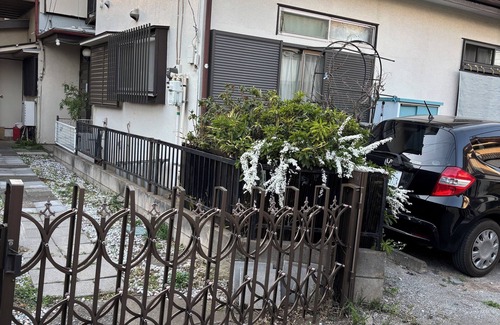 Tokorozawa Haus | It is a quiet residential area with fresh air, and a good ramen shop is a 3-minute walk away. The natural hot spring is 5 minutes away by car, the Seibu Dome is 20 minutes away by car, and there are many delicious restaurants 10 minutes away by car.