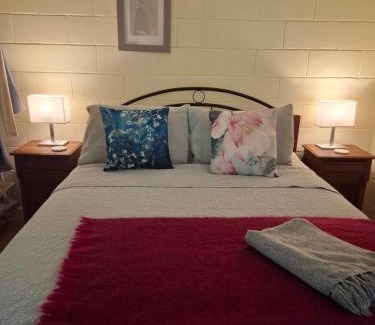 Cooktown Haus | J & Ella's Holiday House - 1 Bedroom, 1 Bathroom Home