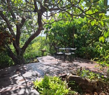 Cooktown Haus | J & Ella's Holiday House - 1 Bedroom, 1 Bathroom Home