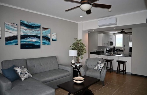 Barrio Los Faroles Eigentumswohnung | Jacó beachfront condo with beautiful sunsets