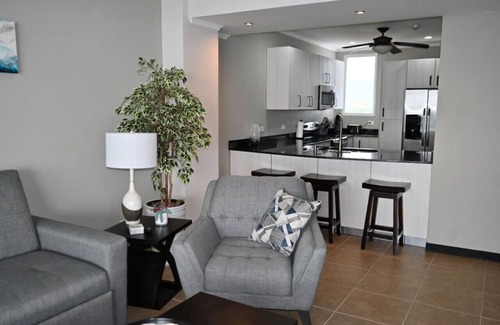 Barrio Los Faroles Eigentumswohnung | Jacó beachfront condo with beautiful sunsets