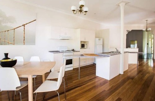 Korora Resort | Jacaranda Villa: In tropischen Gärten gelegen, für 14 Personen