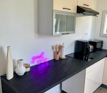 Les Pavillons-sous-Bois Wohnung | Jaccuzi F2 proche du Canal
