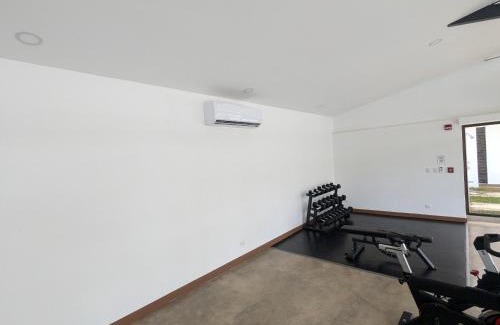Barrio Santa Lucia Wohnung | Jaco Beach, Viva Jaco, AC, HOT water, 3 Pools, BBQ, Rancho, Office, Gym