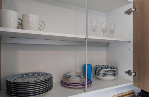 Barrio Santa Lucia Wohnung | Jaco Beach, Viva Jaco, AC, HOT water, 3 Pools, BBQ, Rancho, Office, Gym