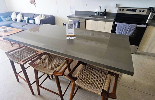 Jaco Eigentumswohnung | Jaco Beachfront Oasis 2-bedroom condo on Jaco Beach with AC, fitness room, WiFi