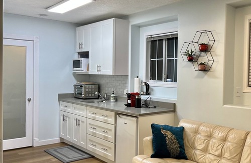 James Bay Haus | James Bay Studio- The heart of Victoria