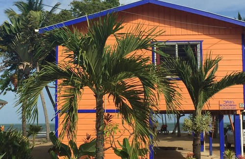Sittee River Haus | Jan's Beach Cabana / Hopkins-Private Beachfront mit geräumigem Interieur