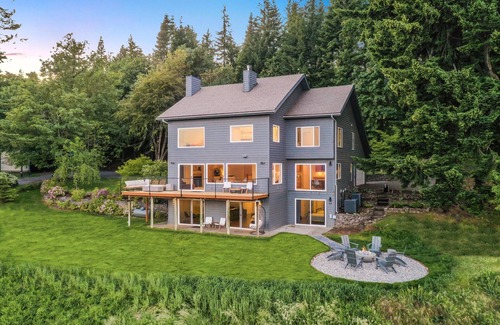 Underwood Haus | Jaw Drop Views! Mt Hood and Gorge! @pinpointstays