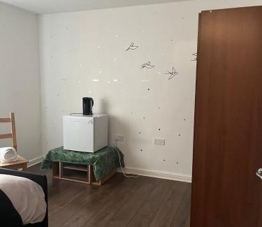 Chorlton-on-Medlock Haus | Jazmin Room