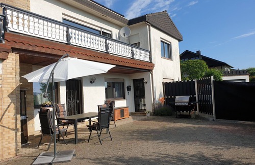 Horinghausen Wohnung | Ferienwohnung im modernen Ambiente mit eigenen Außenbereich