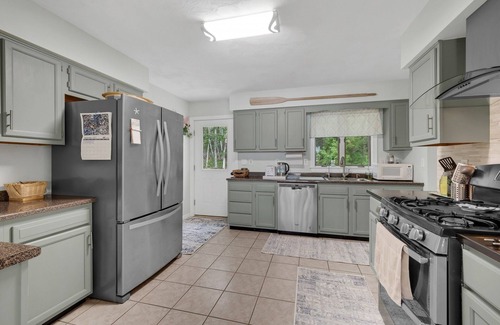 Sullivan Haus | JCR Taunton Bay Hideaway by RedAwning