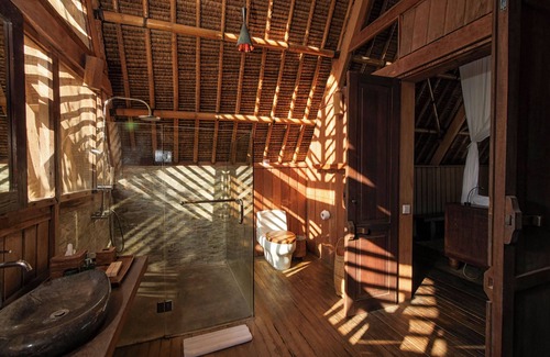 Jerowaru Hotel | Jeeva Beloam Beach Camp