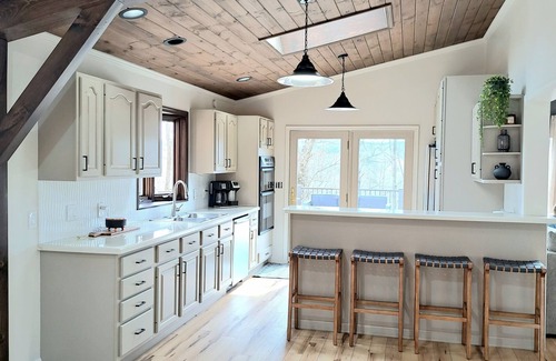 New Bloomfield Haus | Jericho Ridge Retreat.