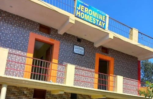 Sirala Haus | Jeromine Homestay By StayApart