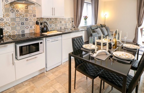 Dronfield Haus | Jesmond Dene, UNSTONE