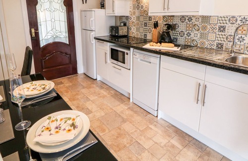 Dronfield Haus | Jesmond Dene, UNSTONE