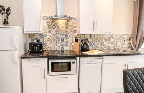 Dronfield Haus | Jesmond Dene, UNSTONE