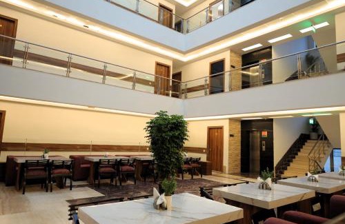 Karol Bagh Wohnung | JEYAN INN BY Golden Tree