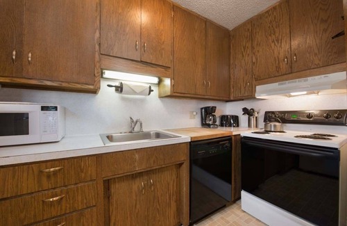 Teton Village Eigentumswohnung | JHRL - Slope-side Whiteridge B5 Condo - Walk to Tram