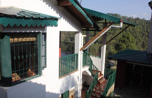Mukteshwar Hütte | Joie de Vivre- Charming cottage with 6 bedrooms in Mukteshwar