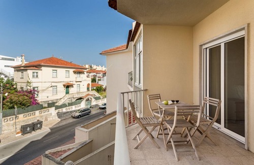 Parede Wohnung | JOIVY Cosy apt in Parede near the beach