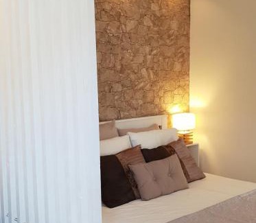 Santa Marinha Haus | Jones Home