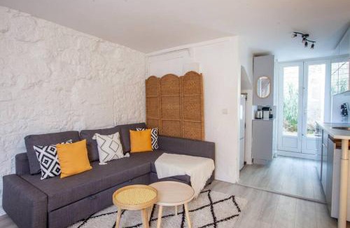 Rueil-Malmaison Wohnung | Joséphine Cosy - Centre Ville-Pets friendly - Home cinema Netflix - Jardin Privé