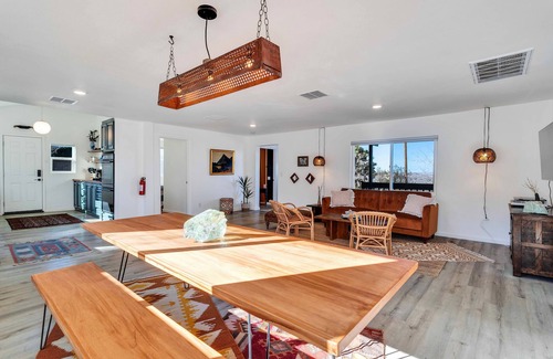 Joshua Tree Haus | 3 Homes ~ Retreats ~ Intimate Gatherings