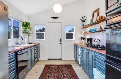 Joshua Tree Haus | 3 Homes ~ Retreats ~ Intimate Gatherings