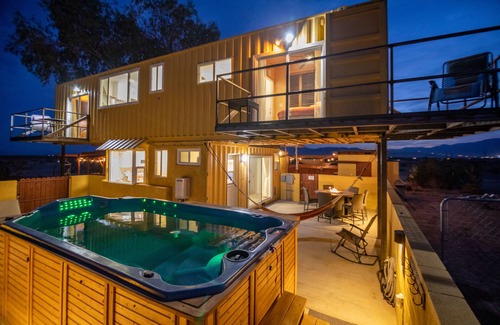 Wonder Valley Wohnung | Joshua Tree Desert Dream Shipping Container Suite
