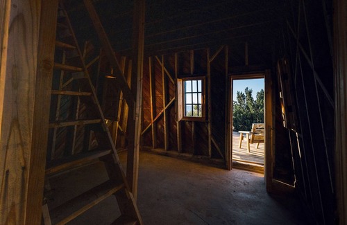 Yucca Valley Kabine | Joshua Tree Hidden Tower Ranch -private, great views, landmark!