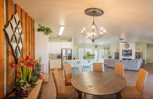 Twentynine Palms Haus | Joshua Tree National Park-Gorgeous Home-HotTub+Game Rm+Views+EV Charger!